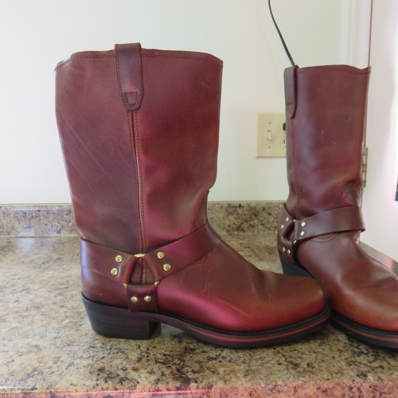 Boots - Picture 5 of 10